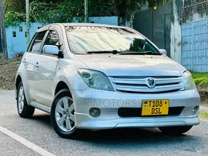Toyota IST 2006 Silver