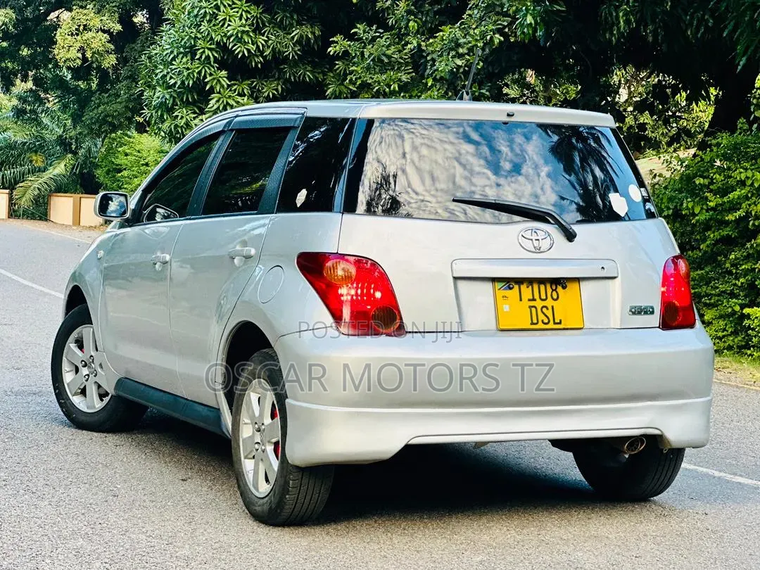 Toyota IST 2006 Silver