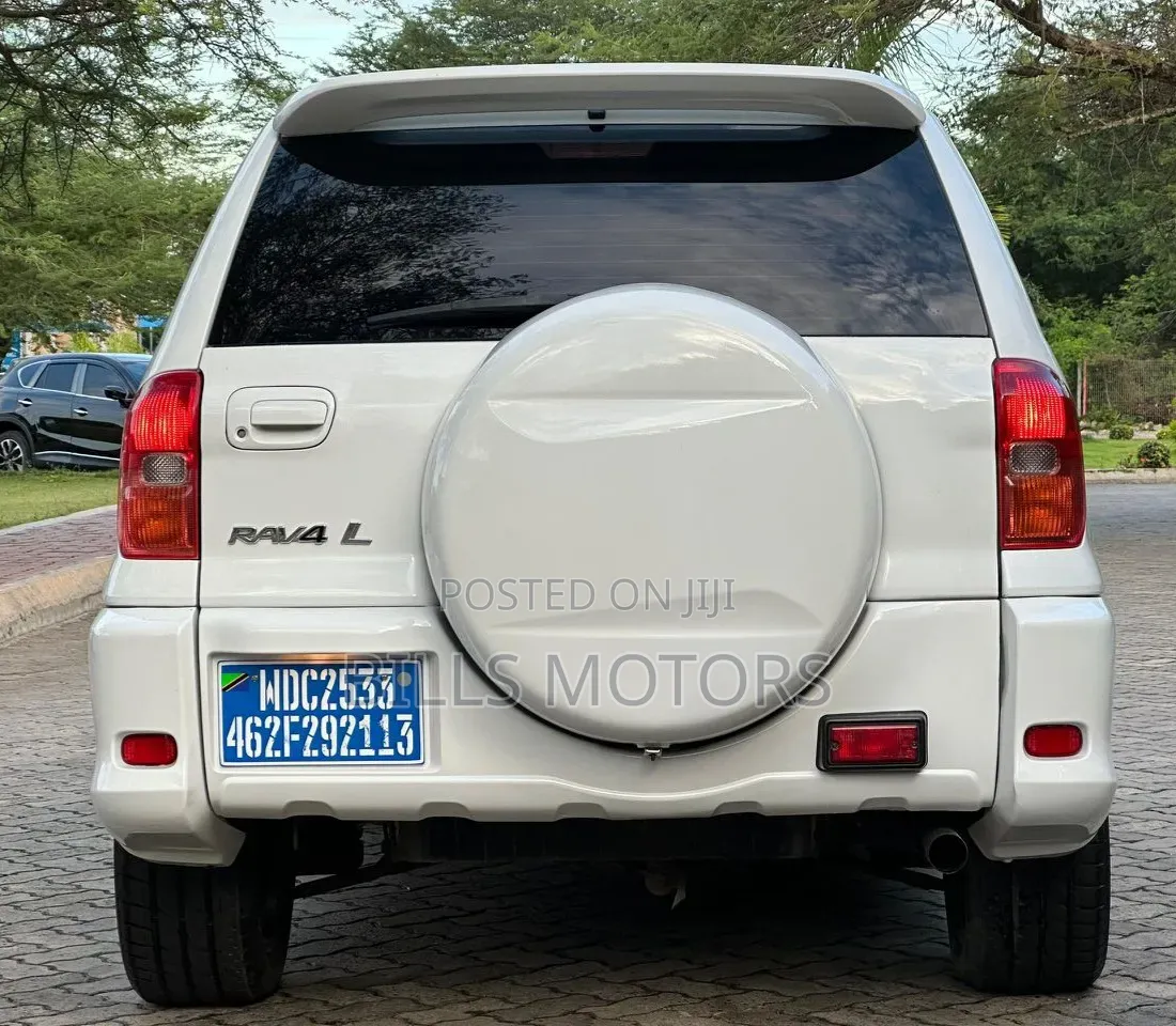 Toyota RAV4 2005 White