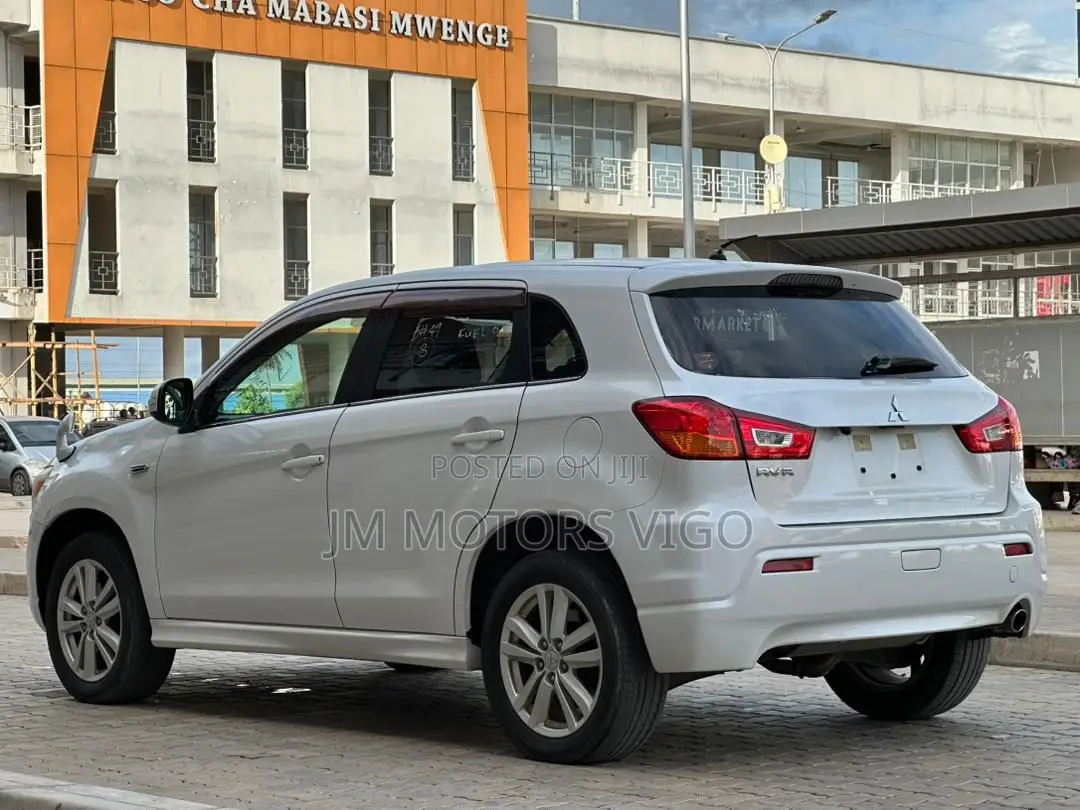 Mitsubishi RVR 2009 White