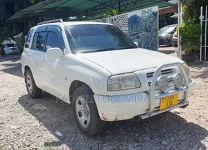 Suzuki Escudo 1997 White
