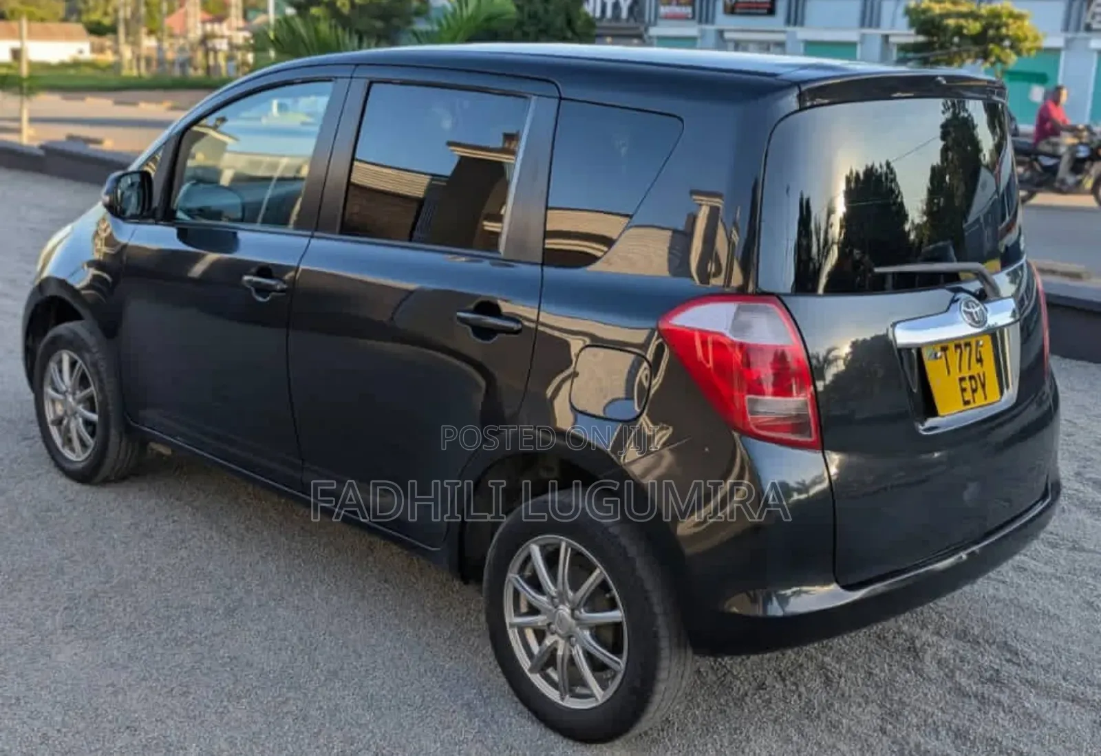 Toyota Ractis 2006 Black