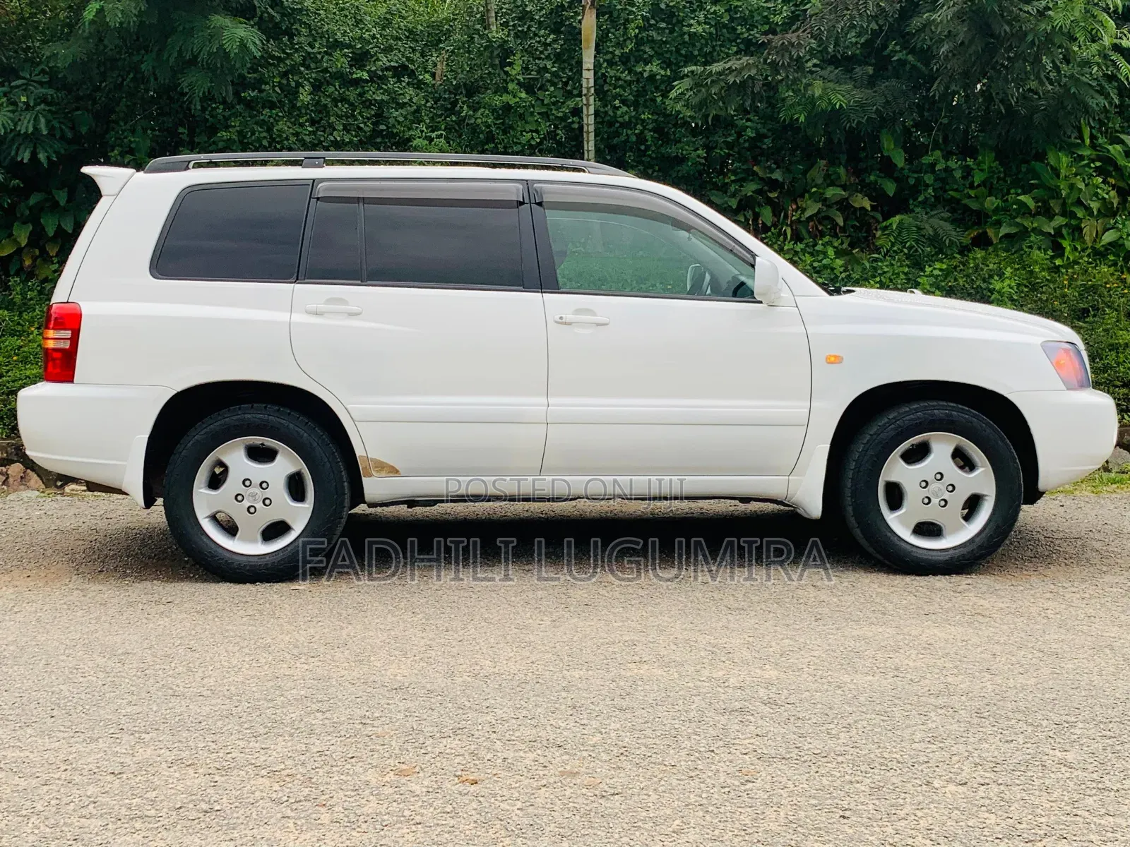 Toyota Kluger 2004 White