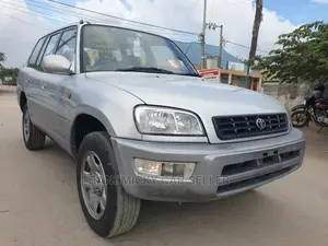 Toyota RAV4 1999 Silver