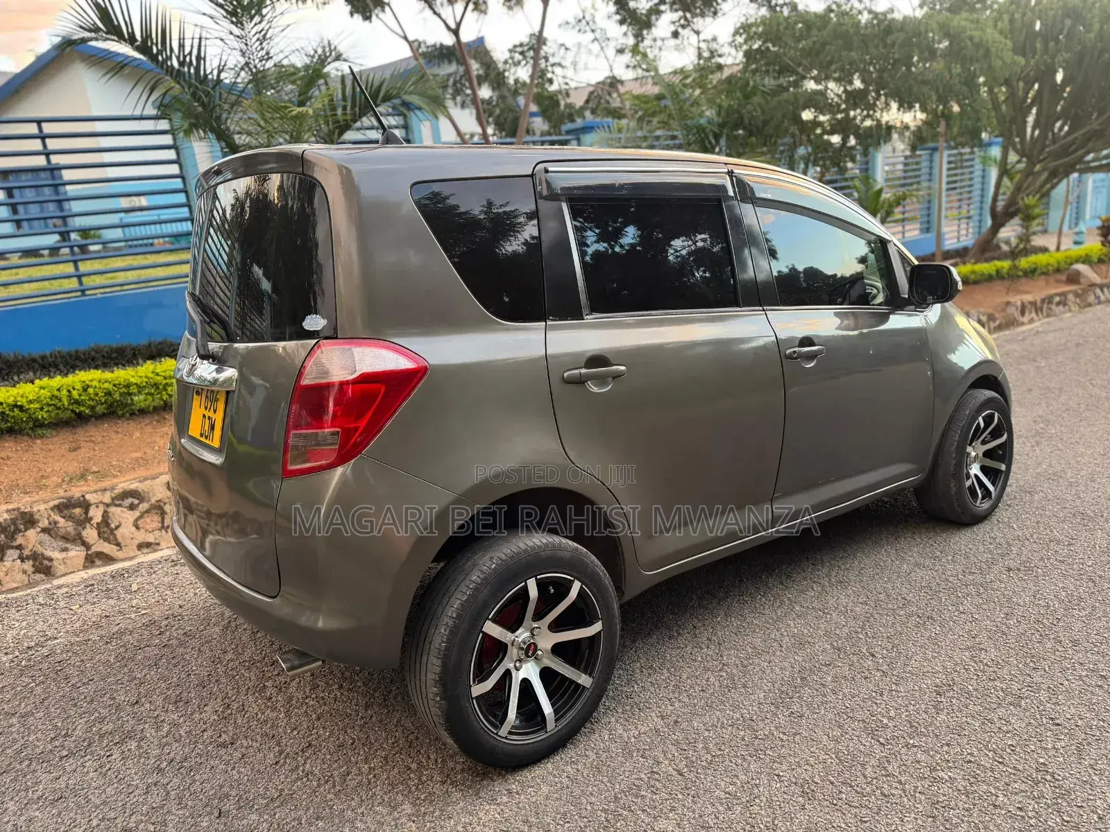Toyota Ractis 1.3 FWD 2007 Gray