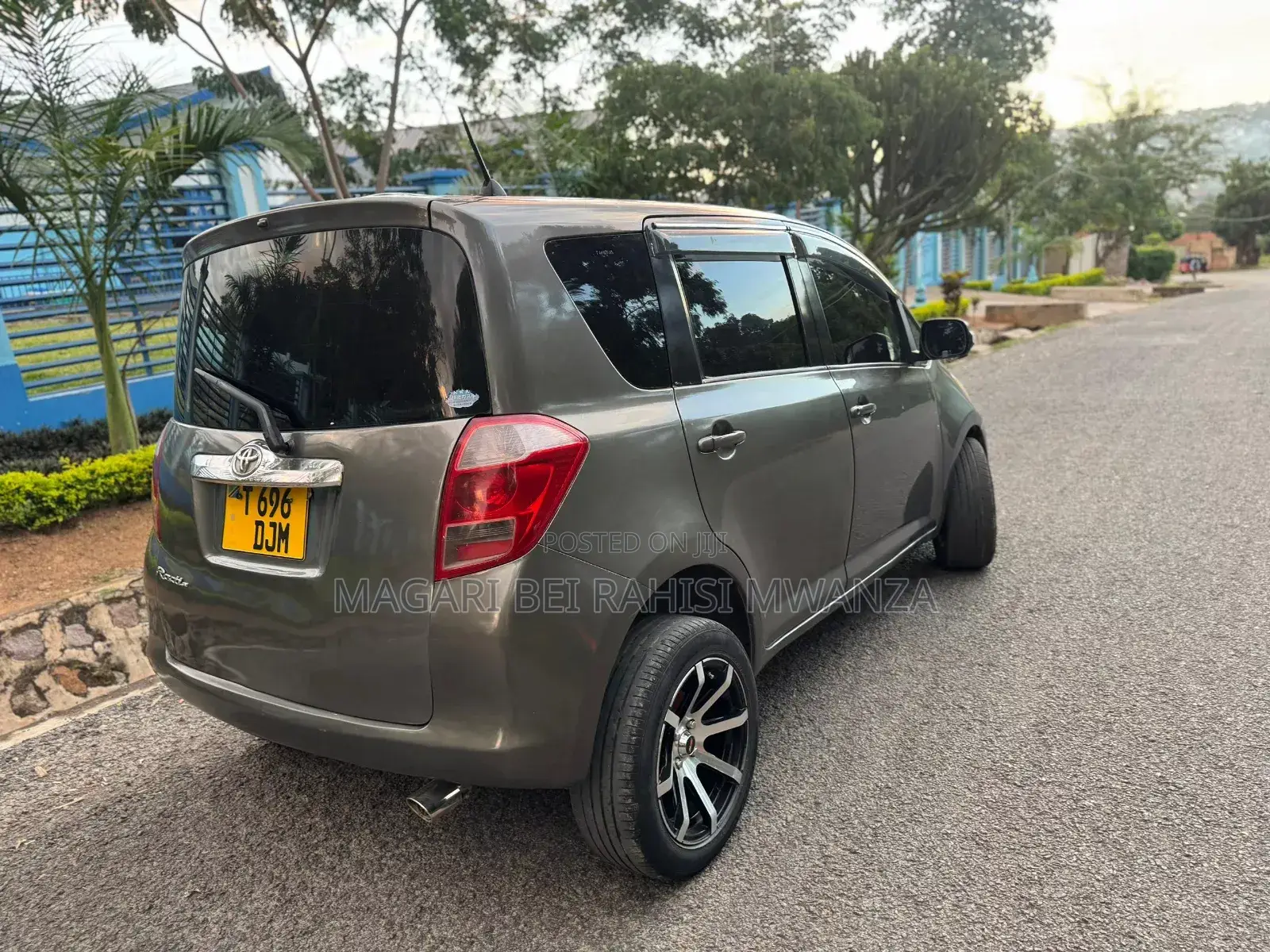 Toyota Ractis 1.3 FWD 2007 Gray