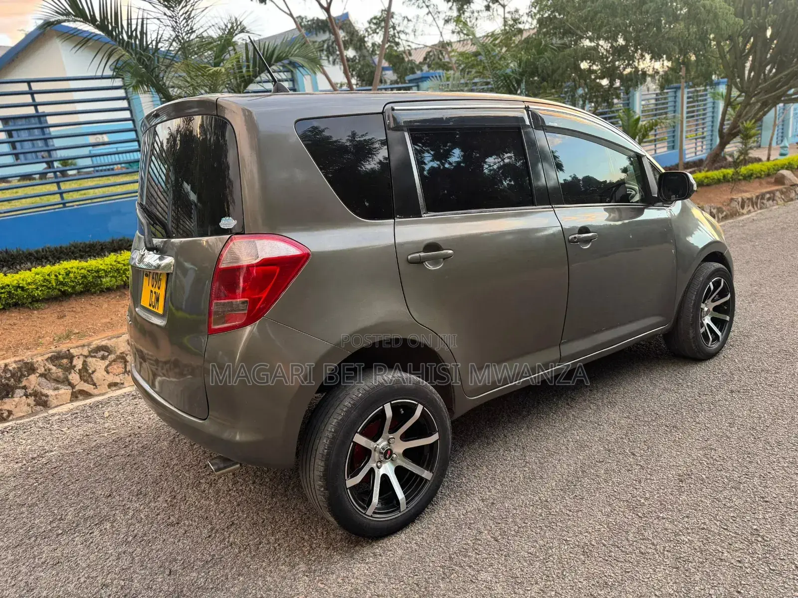 Toyota Ractis 1.3 FWD 2007 Gray