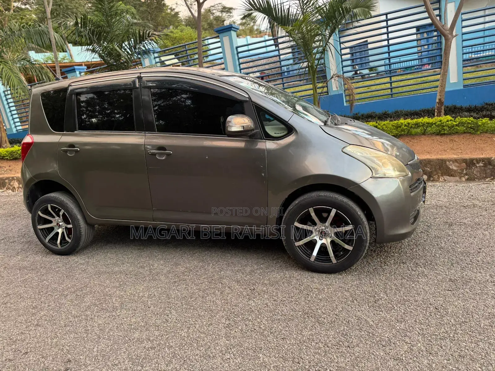 Toyota Ractis 1.3 FWD 2007 Gray