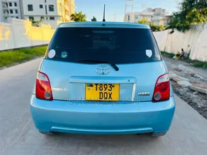 Toyota IST 2005 Blue