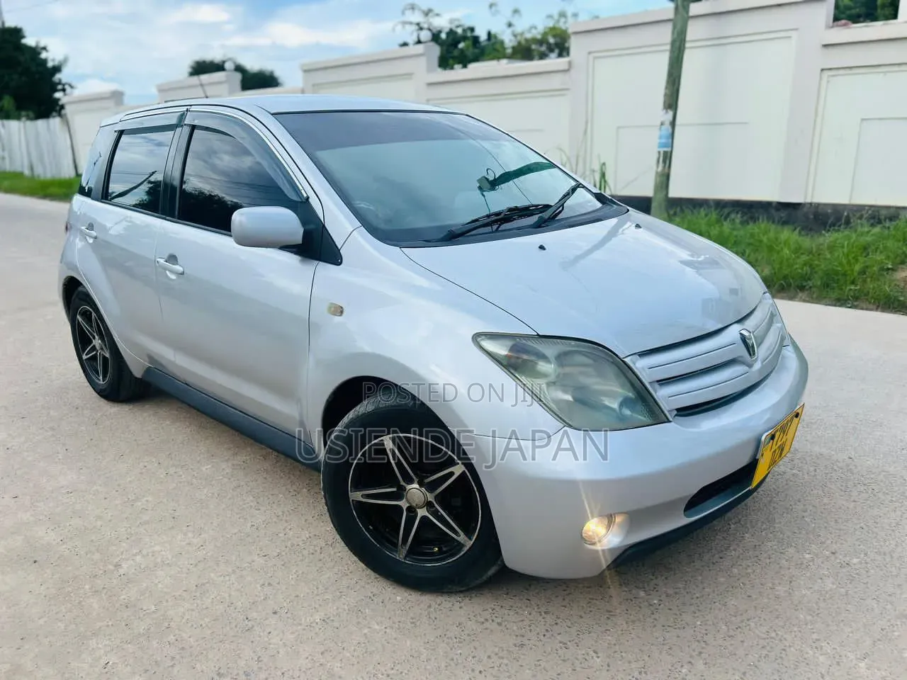 Toyota IST 2004 Silver