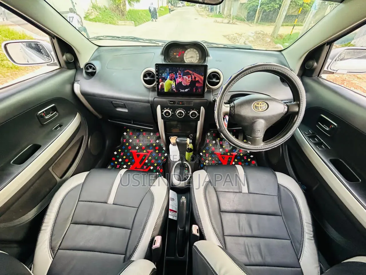 Toyota IST 2004 Silver