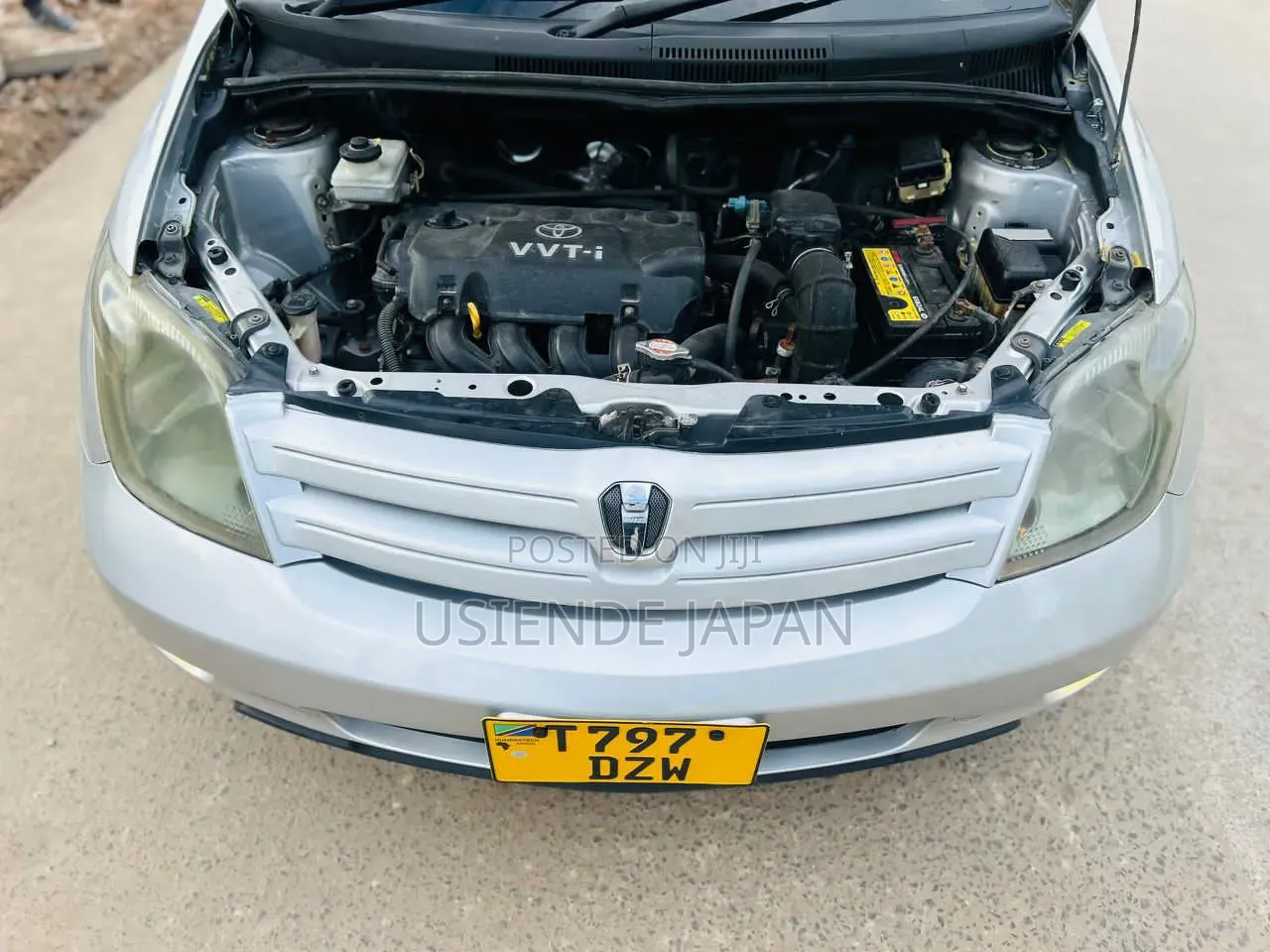 Toyota IST 2004 Silver