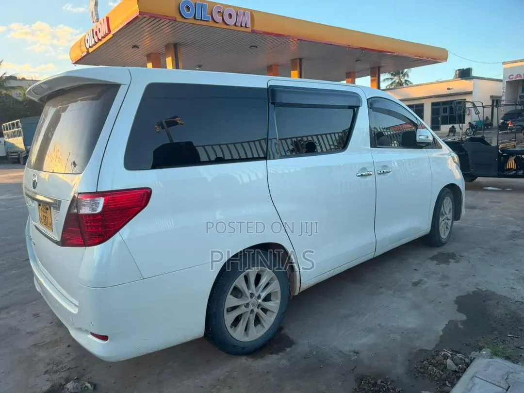 Toyota Alphard 2010 White