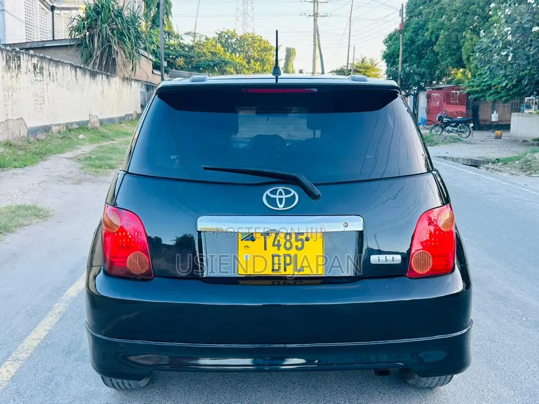 Toyota IST 2005 Black