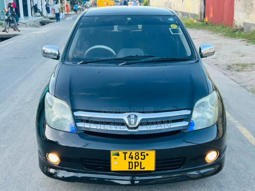 Toyota IST 2005 Black