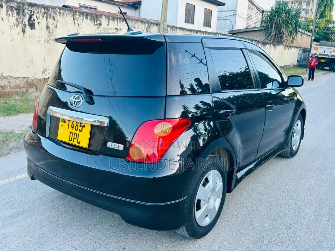 Toyota IST 2005 Black