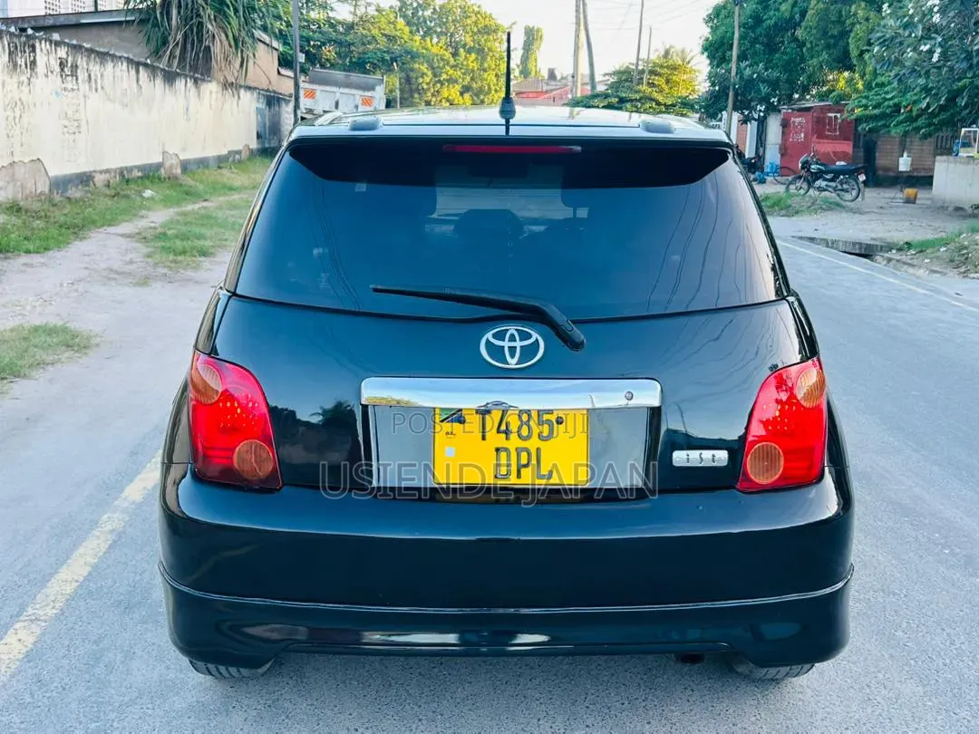 Toyota IST 2005 Black