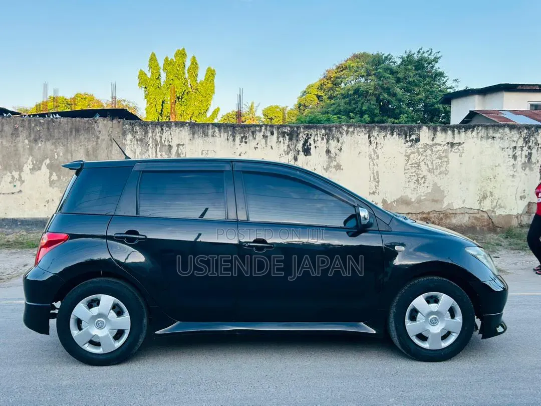 Toyota IST 2005 Black