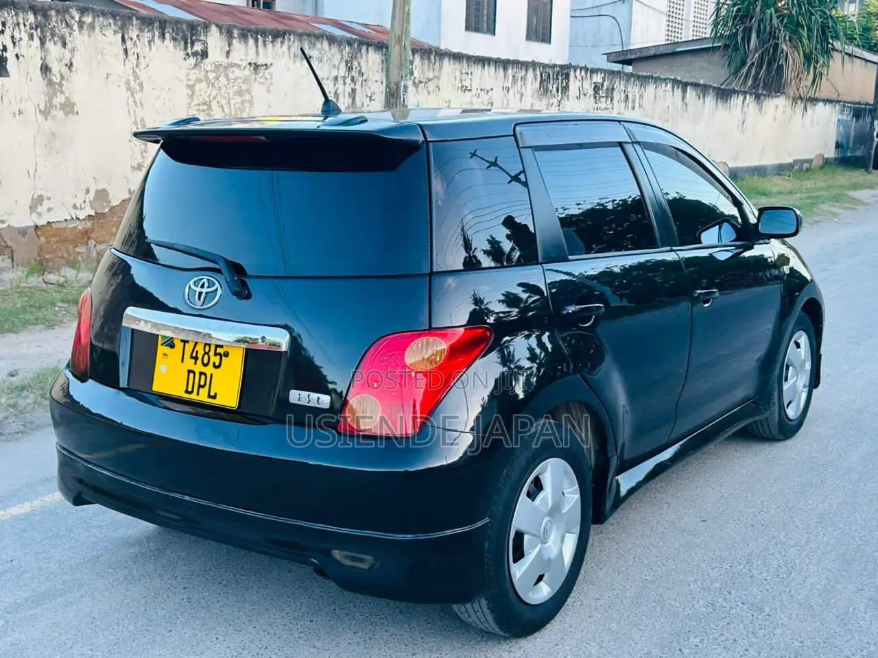Toyota IST 2005 Black