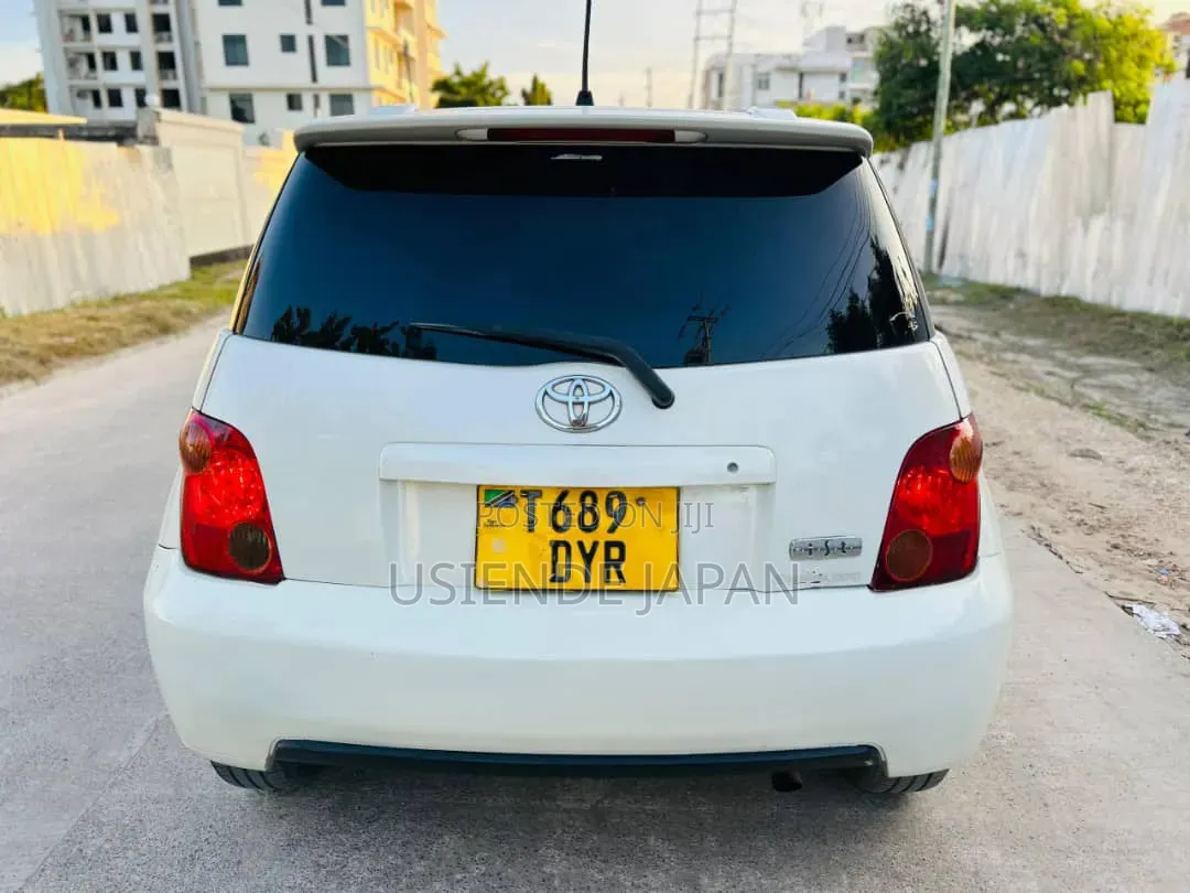 Toyota IST 2004 White