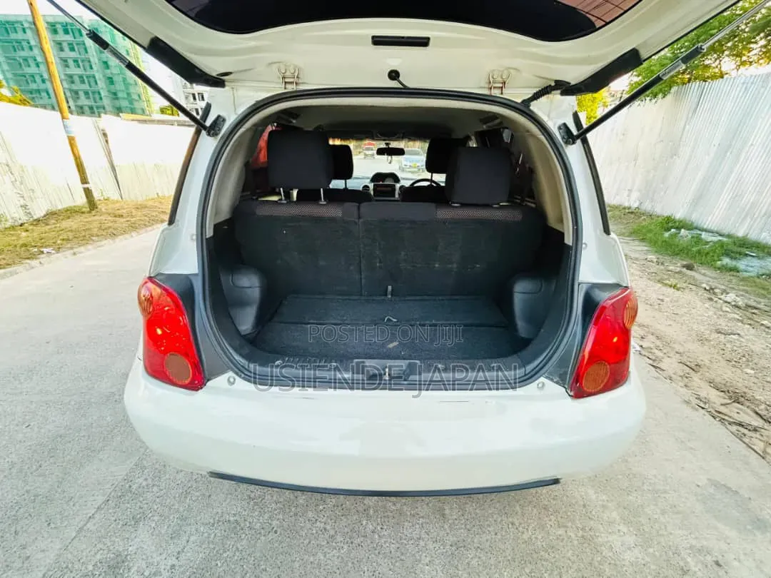 Toyota IST 2004 White