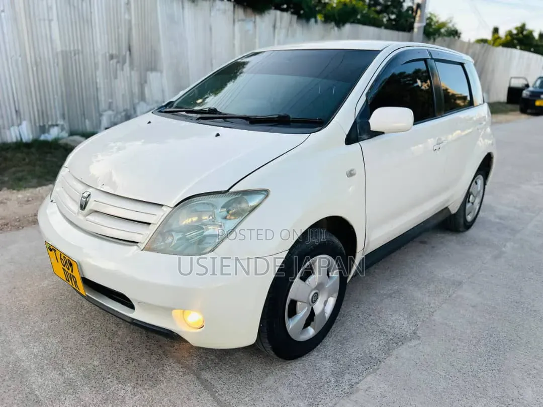 Toyota IST 2004 White