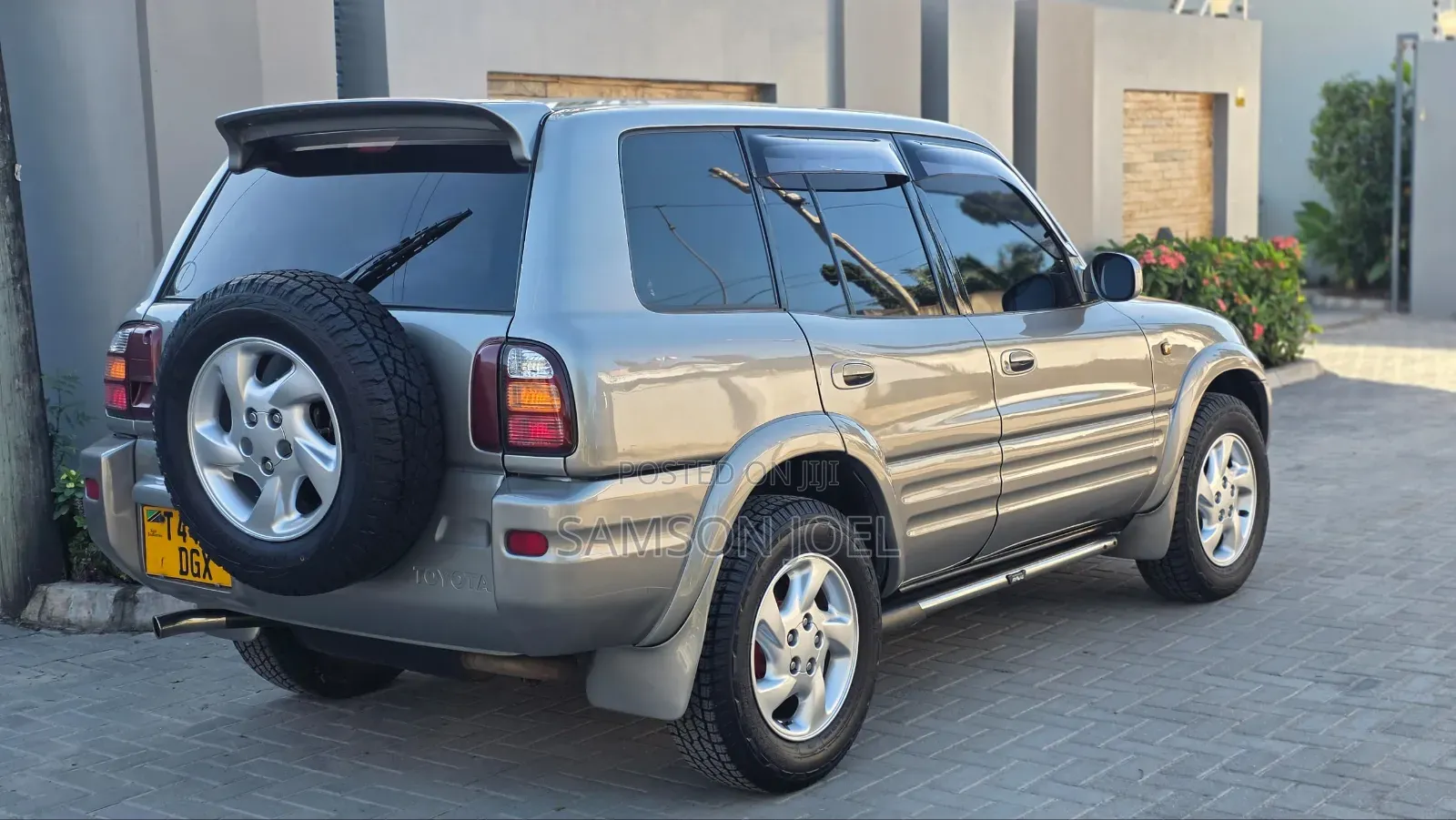 Toyota RAV4 1999 Gray