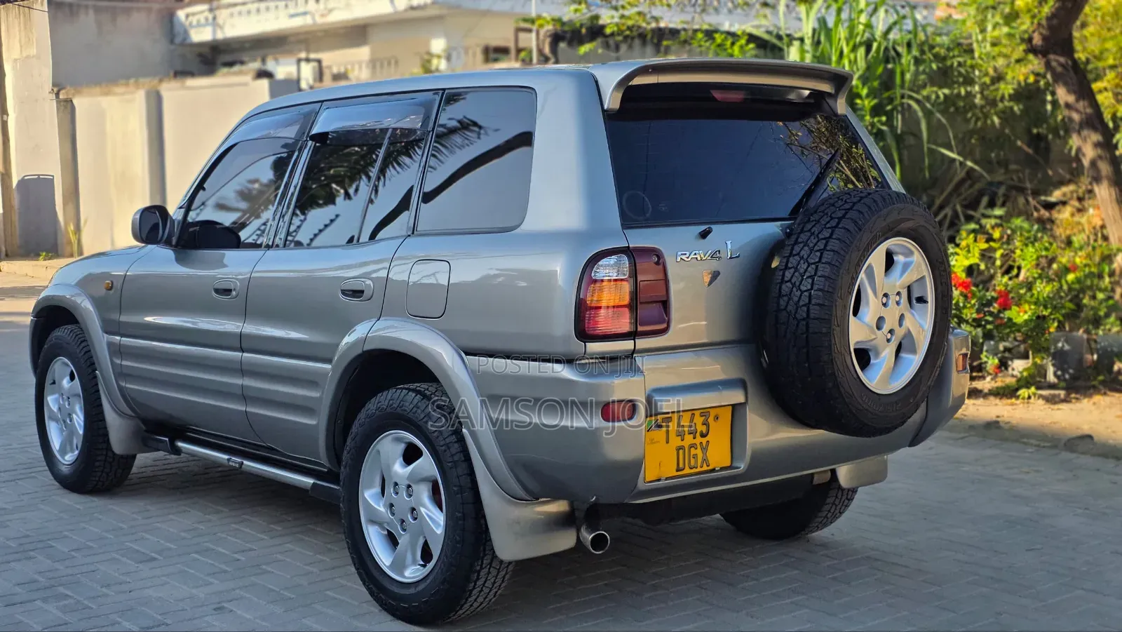 Toyota RAV4 1999 Gray