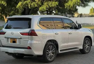 Lexus LX 2019 White