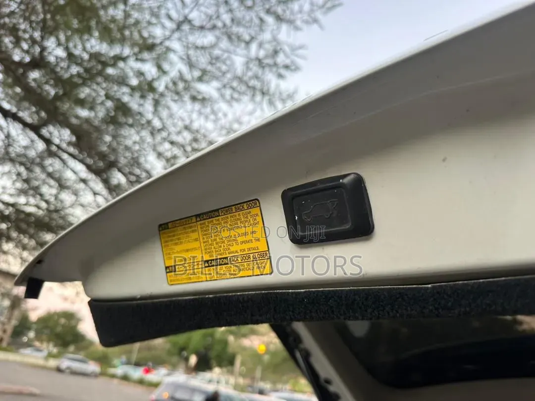 Toyota Harrier 2010 White