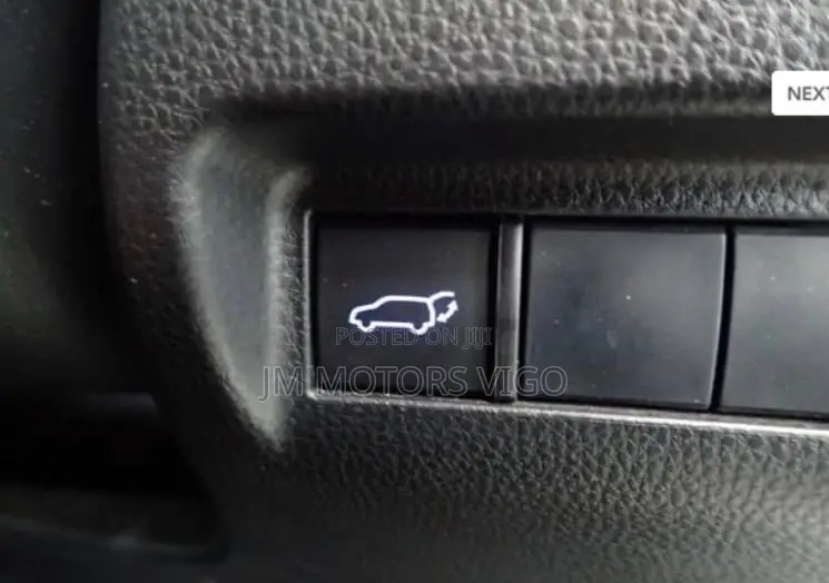 Toyota Harrier 2.0 2015 Black
