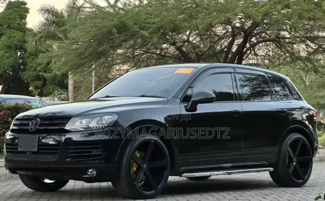 Volkswagen Touareg 2012 Matt Black