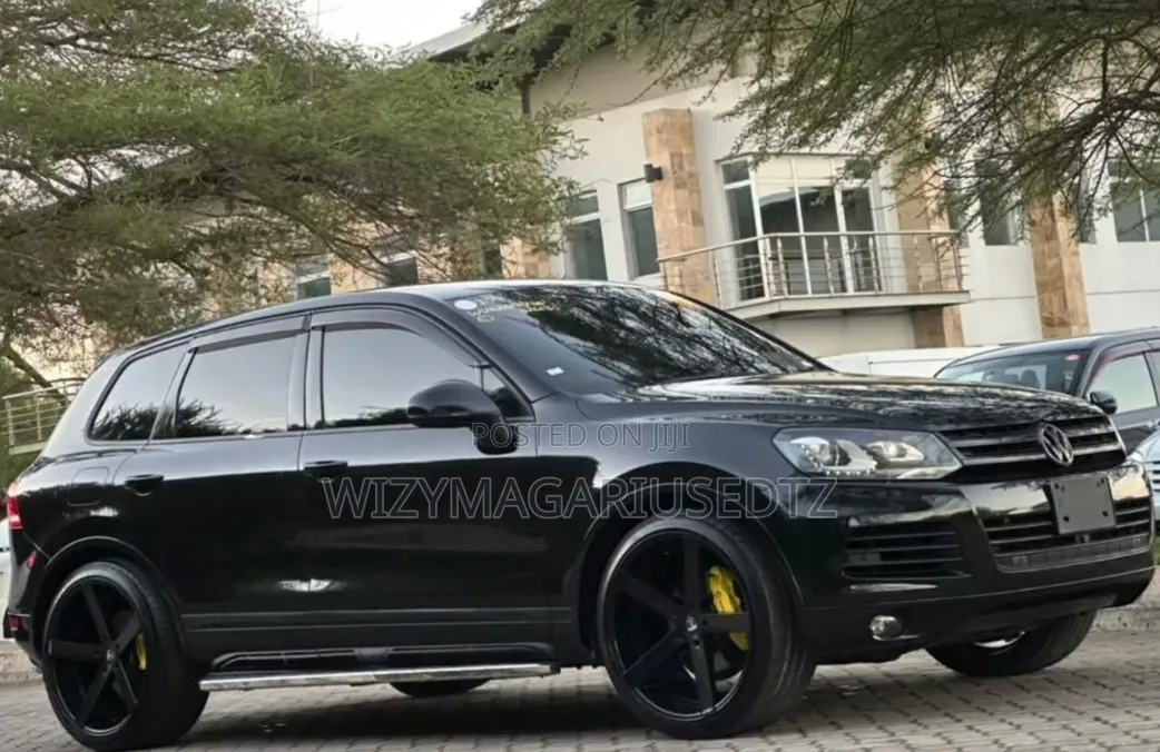 Volkswagen Touareg 2012 Matt Black