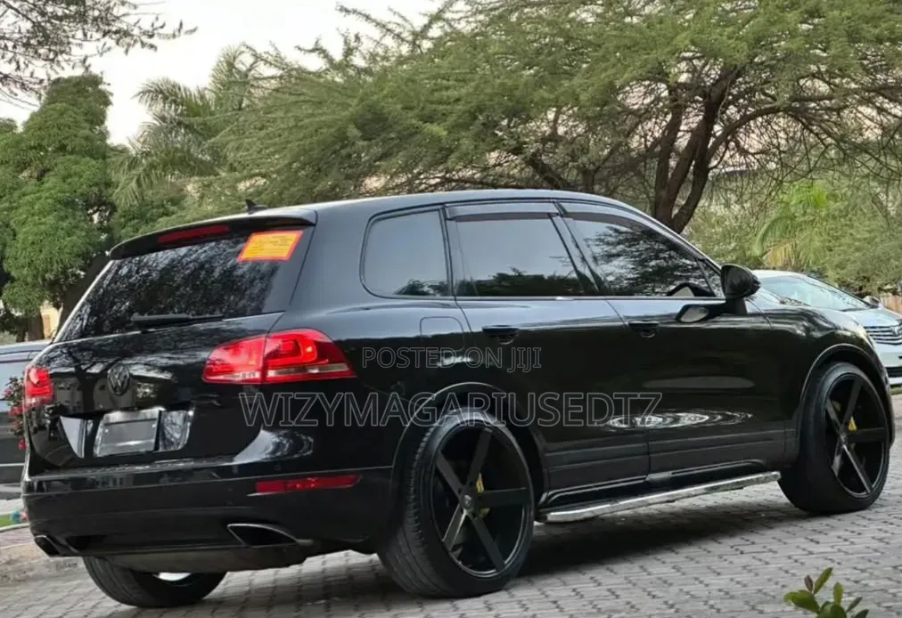 Volkswagen Touareg 2012 Matt Black