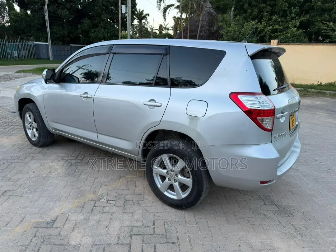 Toyota Vanguard 2007 Silver