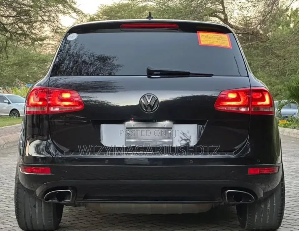 Volkswagen Touareg 2012 Matt Black