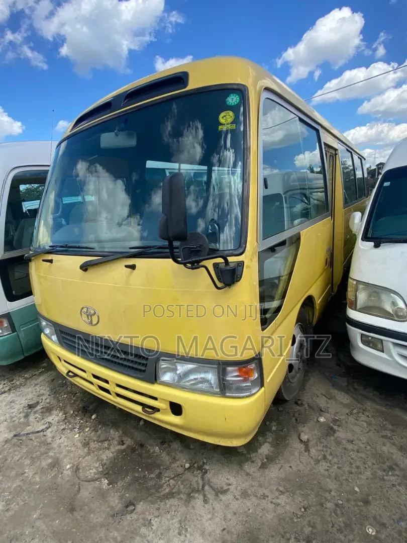 Toyota Coaster 2004 Yellow
