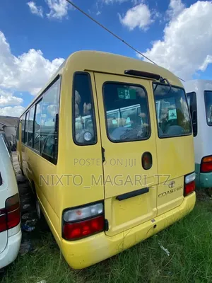Toyota Coaster 2004 Yellow