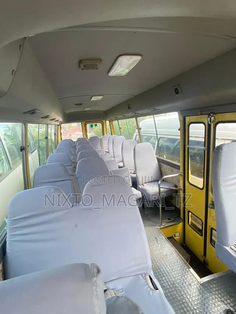 Toyota Coaster 2004 Yellow