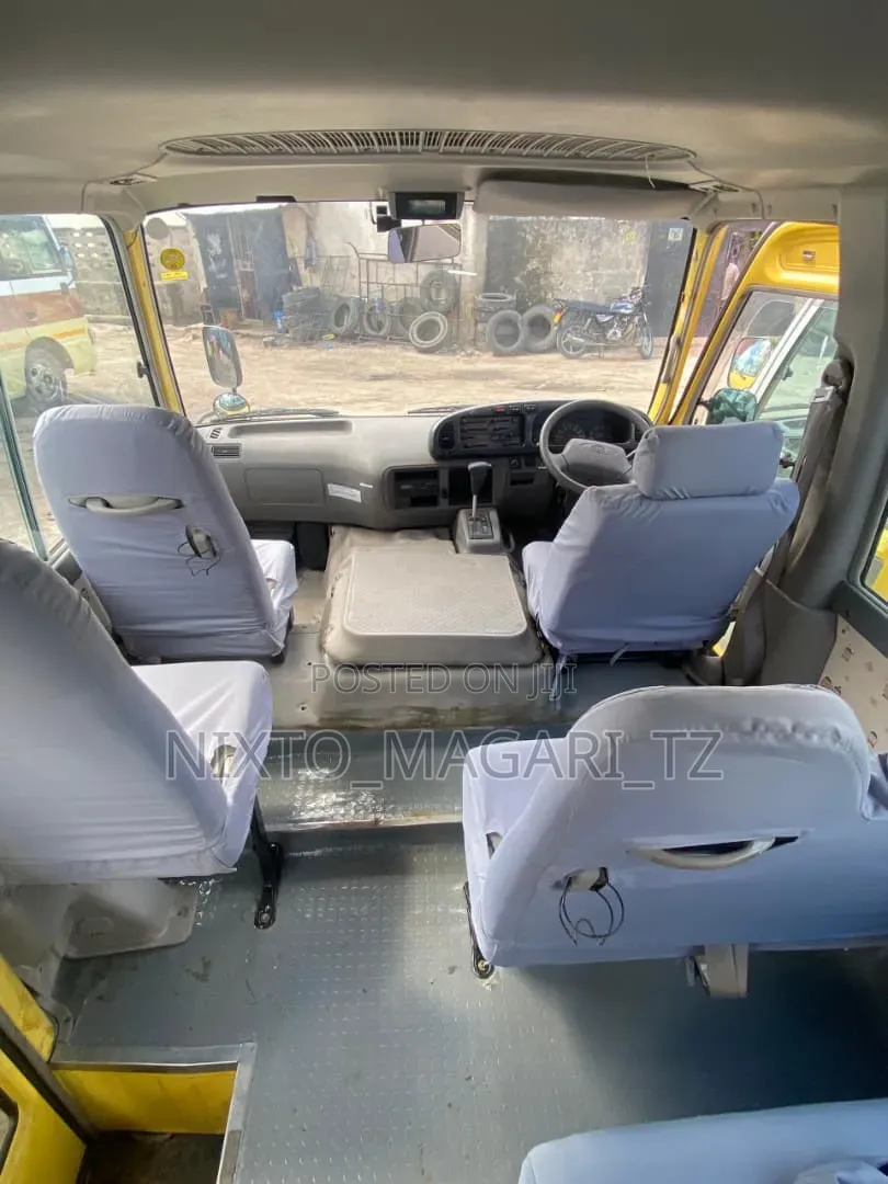 Toyota Coaster 2004 Yellow