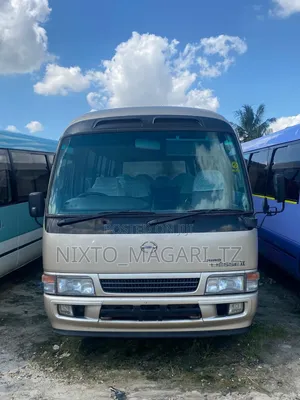 Hino Dutro 2011 Silver