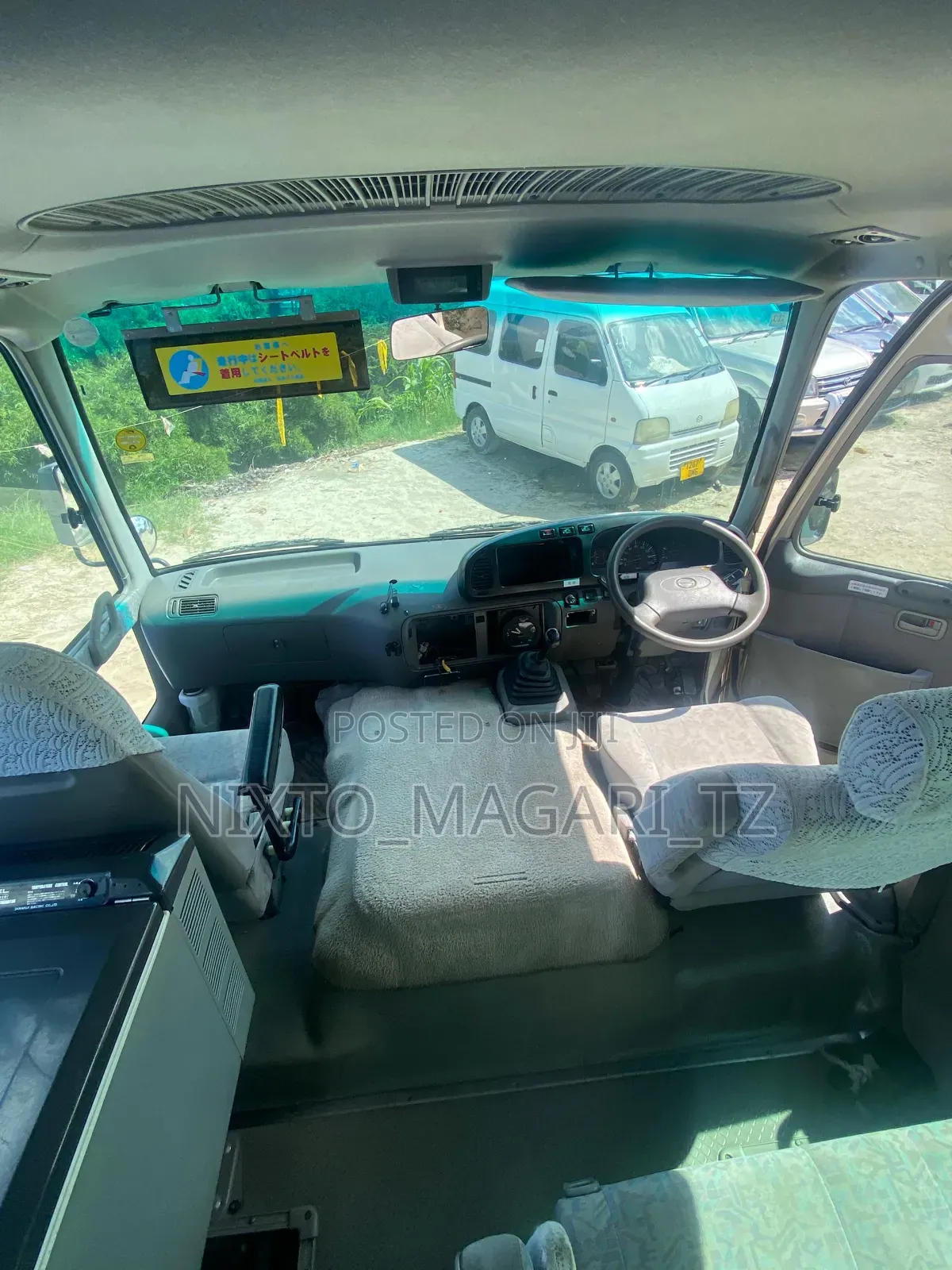 Hino Dutro 2011 Silver