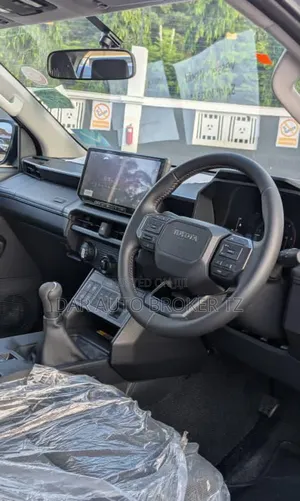 New Toyota Hilux 2025 Gray