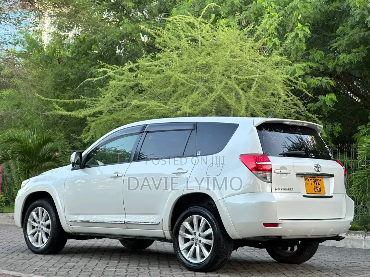 Toyota Vanguard 2010 Pearl