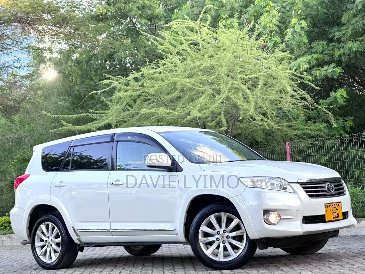 Toyota Vanguard 2010 Pearl