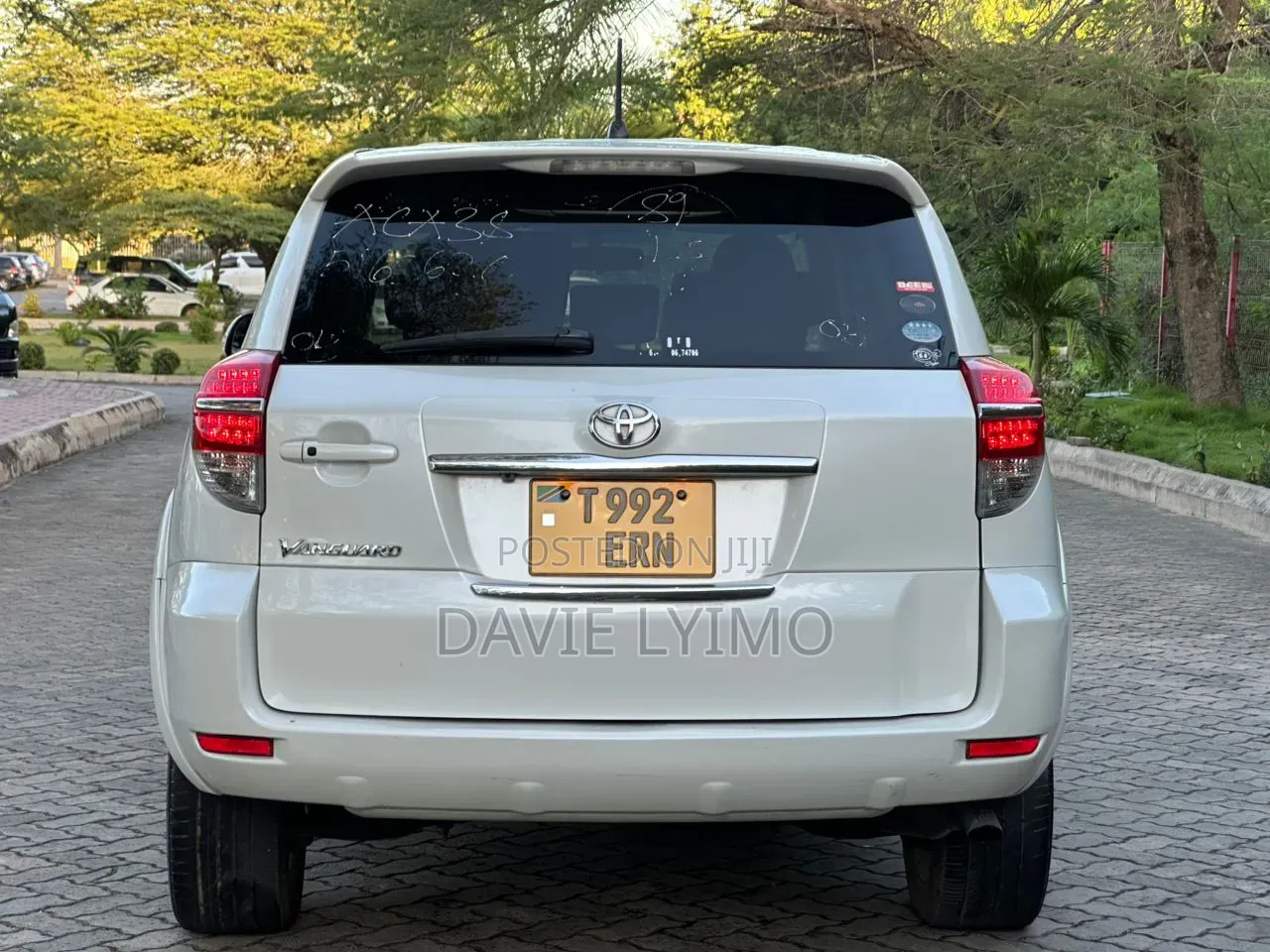 Toyota Vanguard 2010 Pearl