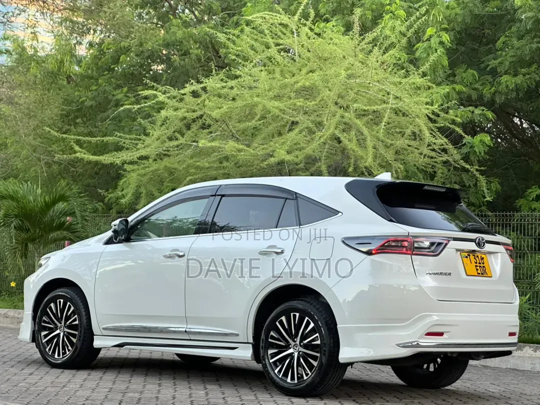 Toyota Harrier 2.0 2016 Pearl