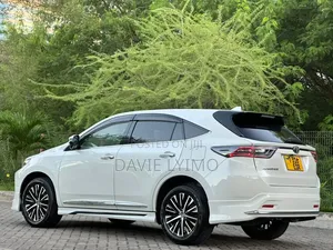 Toyota Harrier 2.0 2016 Pearl