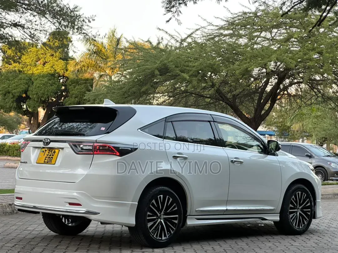 Toyota Harrier 2.0 2016 Pearl