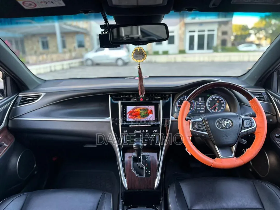 Toyota Harrier 2.0 2016 Pearl